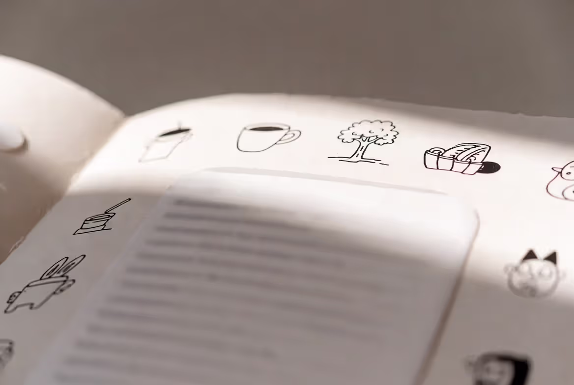 Small visuals guide reader attention